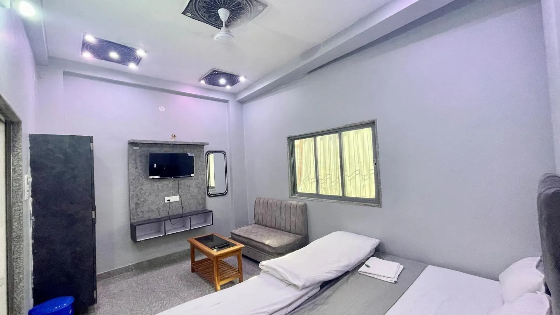Hotel Pgh, Varanasi ! Fully-Air-Conditioned Hotel At Prime Location With Wifi- Availablity, Near Kashi Vishwanath Temple And Ganga Ghat, Luxurious Rooms
