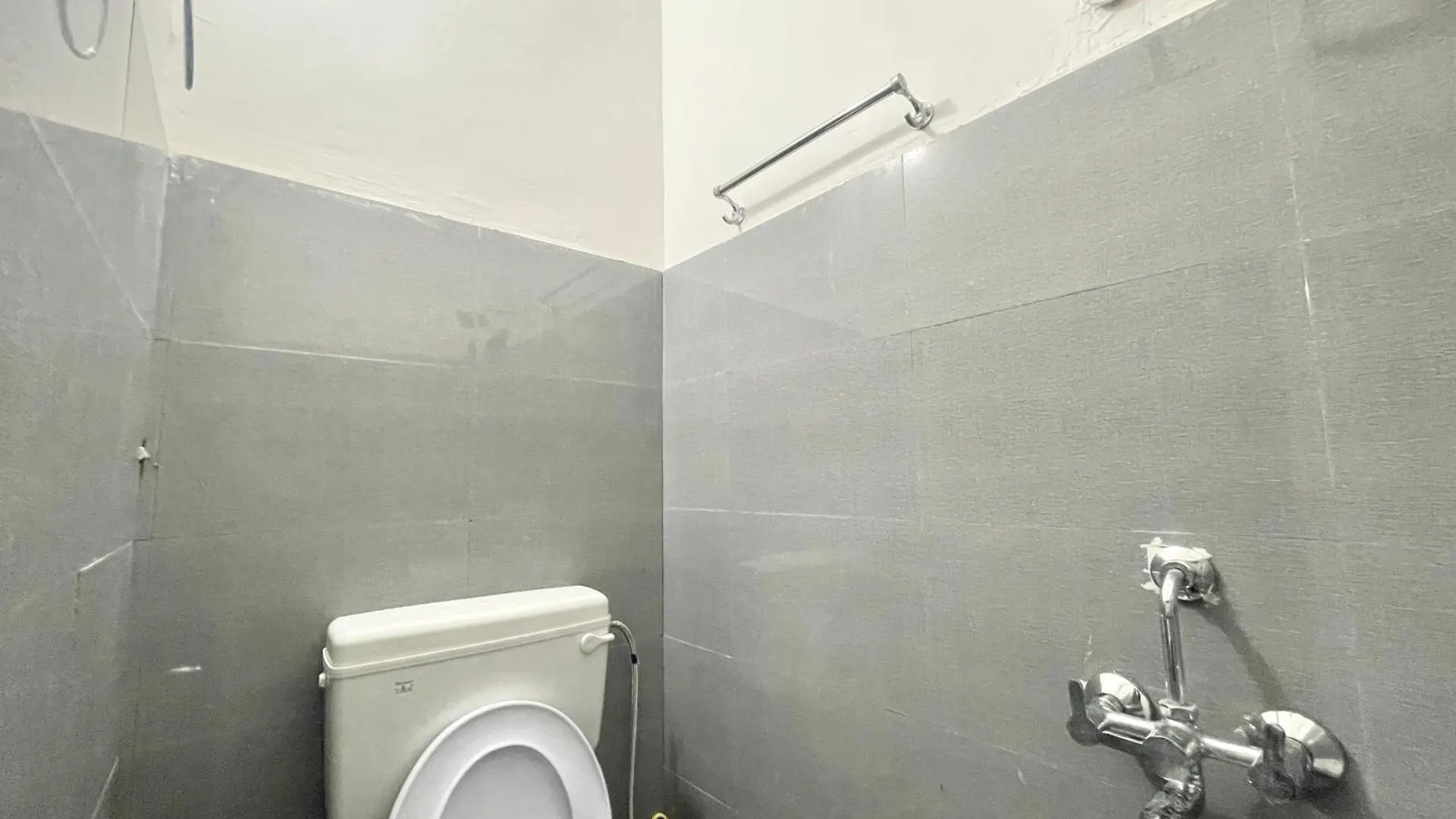 Hotel Pgh, Varanasi ! Fully-Air-Conditioned Hotel At Prime Location With Wifi- Availablity, Near Kashi Vishwanath Temple And Ganga Ghat, Luxurious Rooms 4*,
