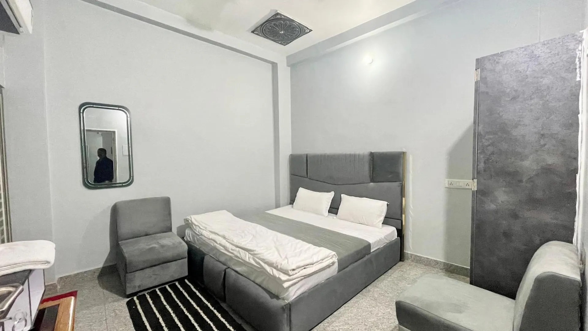 Hotel Pgh, Varanasi ! Fully-Air-Conditioned Hotel At Prime Location With Wifi- Availablity, Near Kashi Vishwanath Temple And Ganga Ghat, Luxurious Rooms