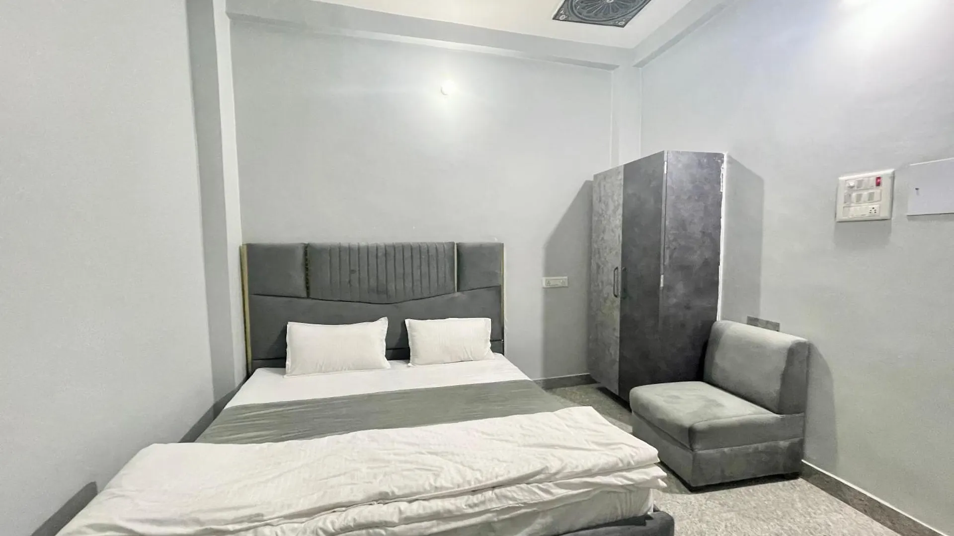 Hotel Pgh, Varanasi ! Fully-Air-Conditioned Hotel At Prime Location With Wifi- Availablity, Near Kashi Vishwanath Temple And Ganga Ghat, Luxurious Rooms