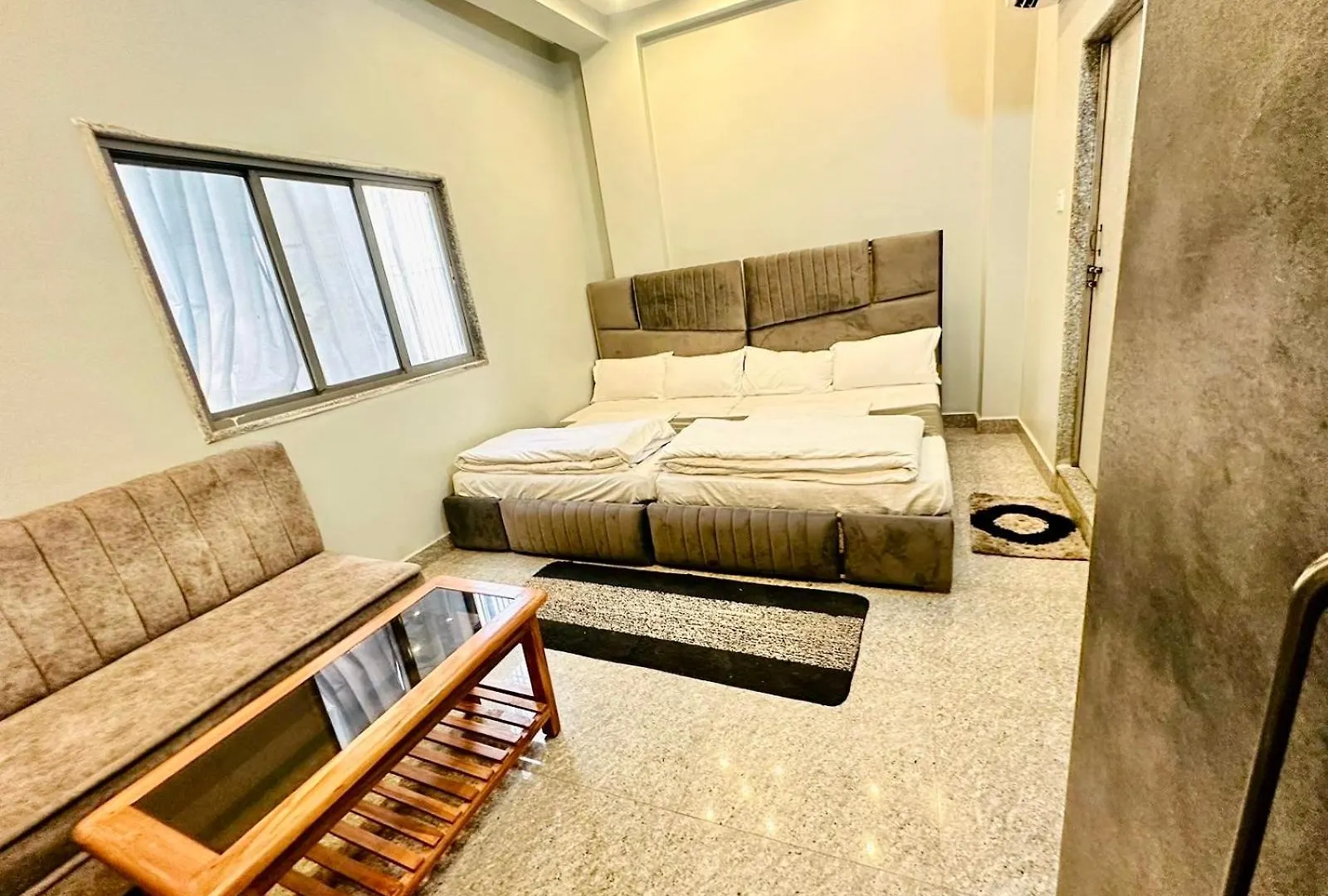Hotel Pgh, Varanasi ! Fully-Air-Conditioned Hotel At Prime Location With Wifi- Availablity, Near Kashi Vishwanath Temple And Ganga Ghat, Luxurious Rooms