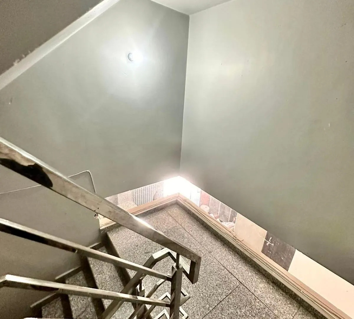 Hotel Pgh, Varanasi ! Fully-Air-Conditioned Hotel At Prime Location With Wifi- Availablity, Near Kashi Vishwanath Temple And Ganga Ghat, Luxurious Rooms Ινδία