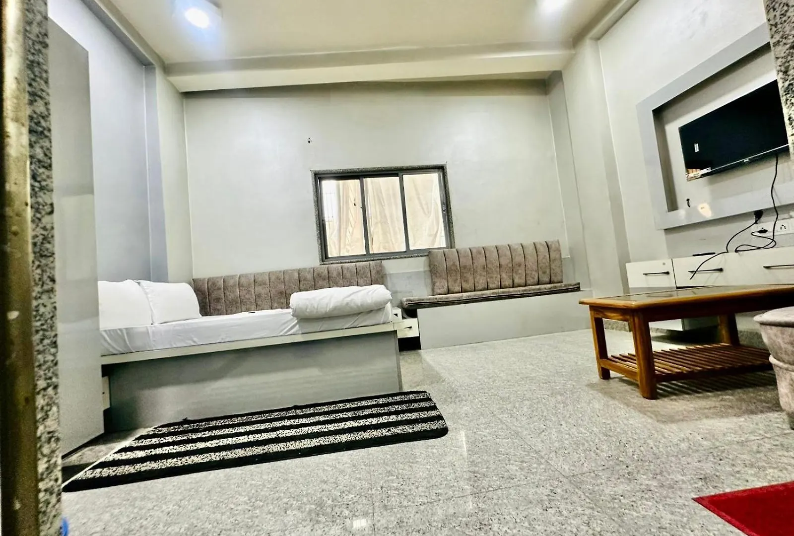Hotel Pgh, Varanasi ! Fully-Air-Conditioned Hotel At Prime Location With Wifi- Availablity, Near Kashi Vishwanath Temple And Ganga Ghat, Luxurious Rooms